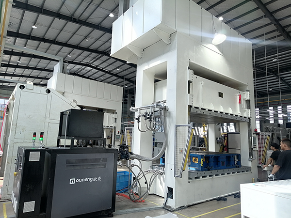 熱壓機(jī)定制油溫機(jī)