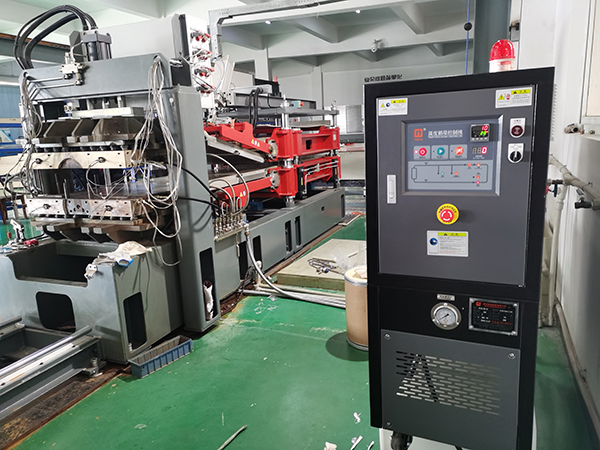 擠塑板生產(chǎn)線油溫機(jī)